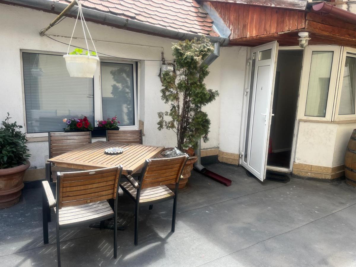Grey House Apartment Brasov Luaran gambar