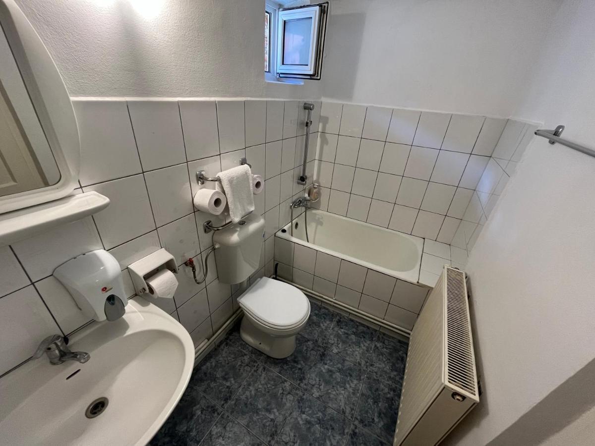 Grey House Apartment Brasov Luaran gambar
