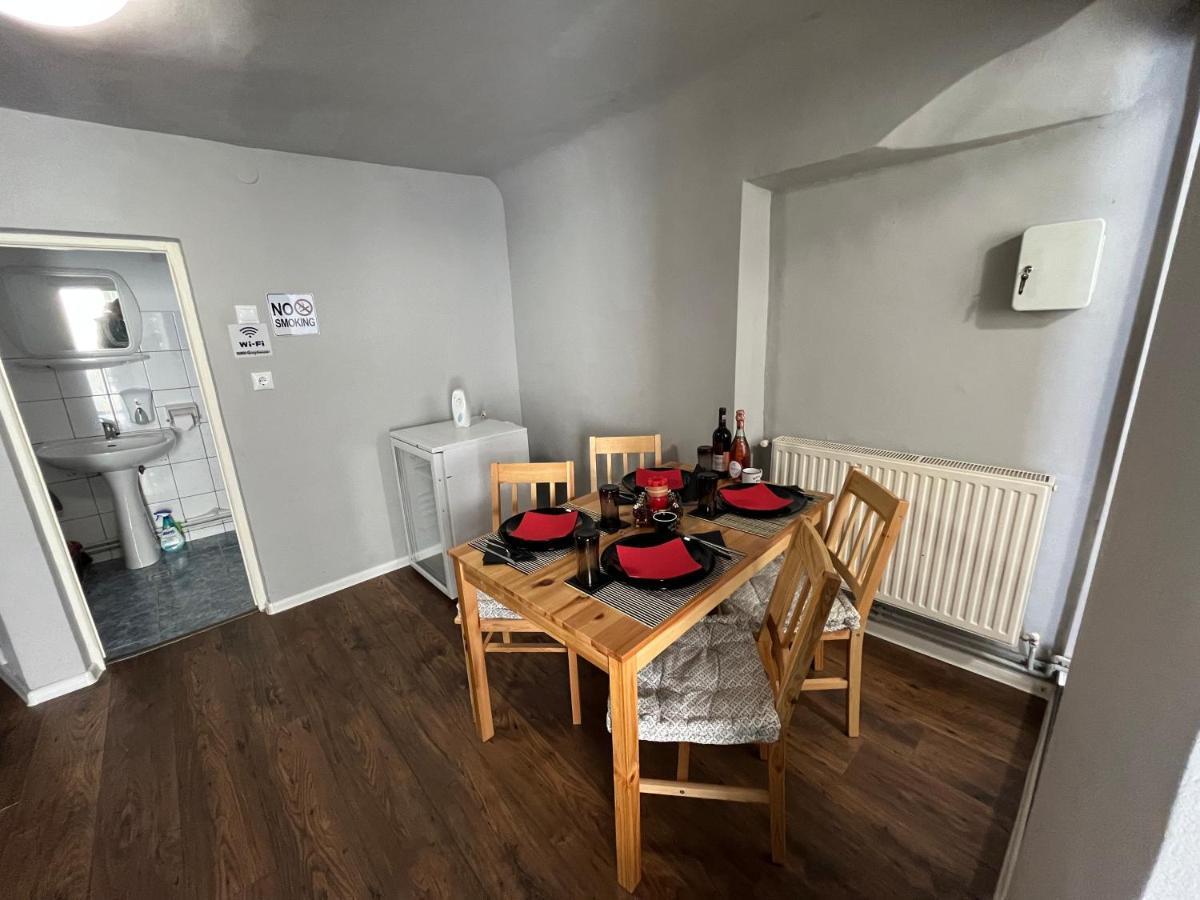 Grey House Apartment Brasov Luaran gambar